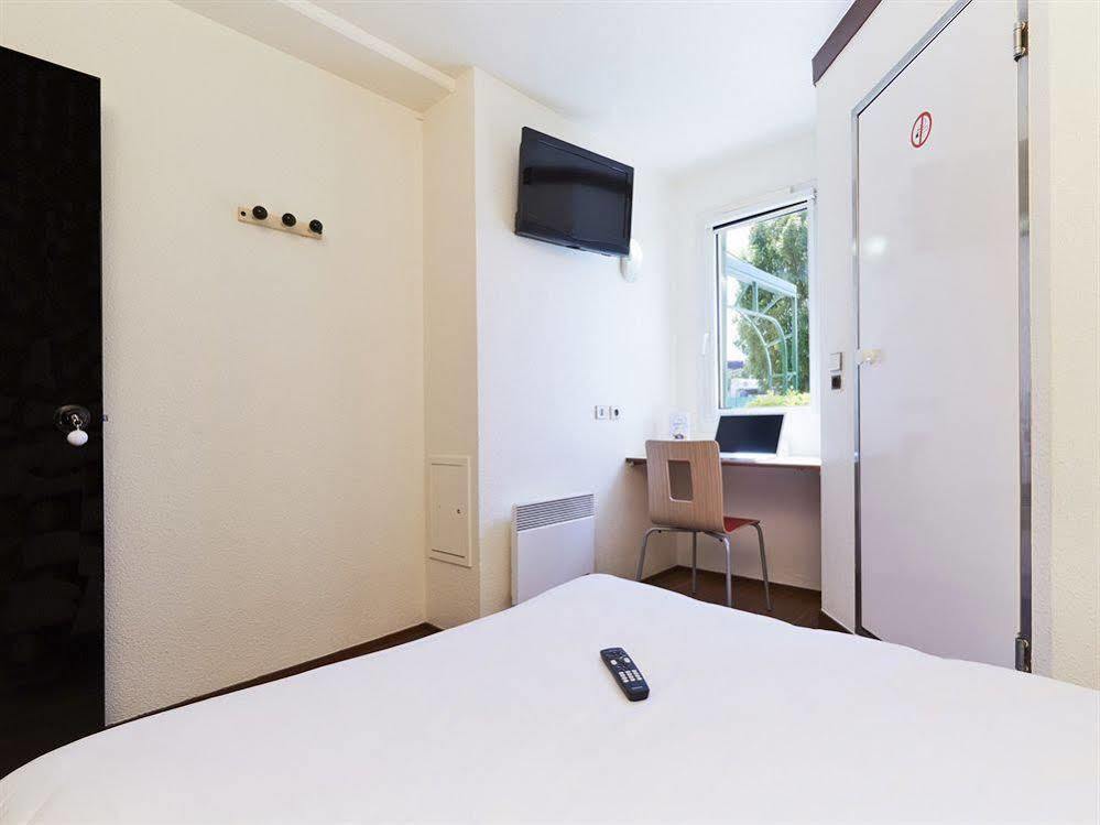 Hotel F1 Lyon Genay Massieux Exterior foto