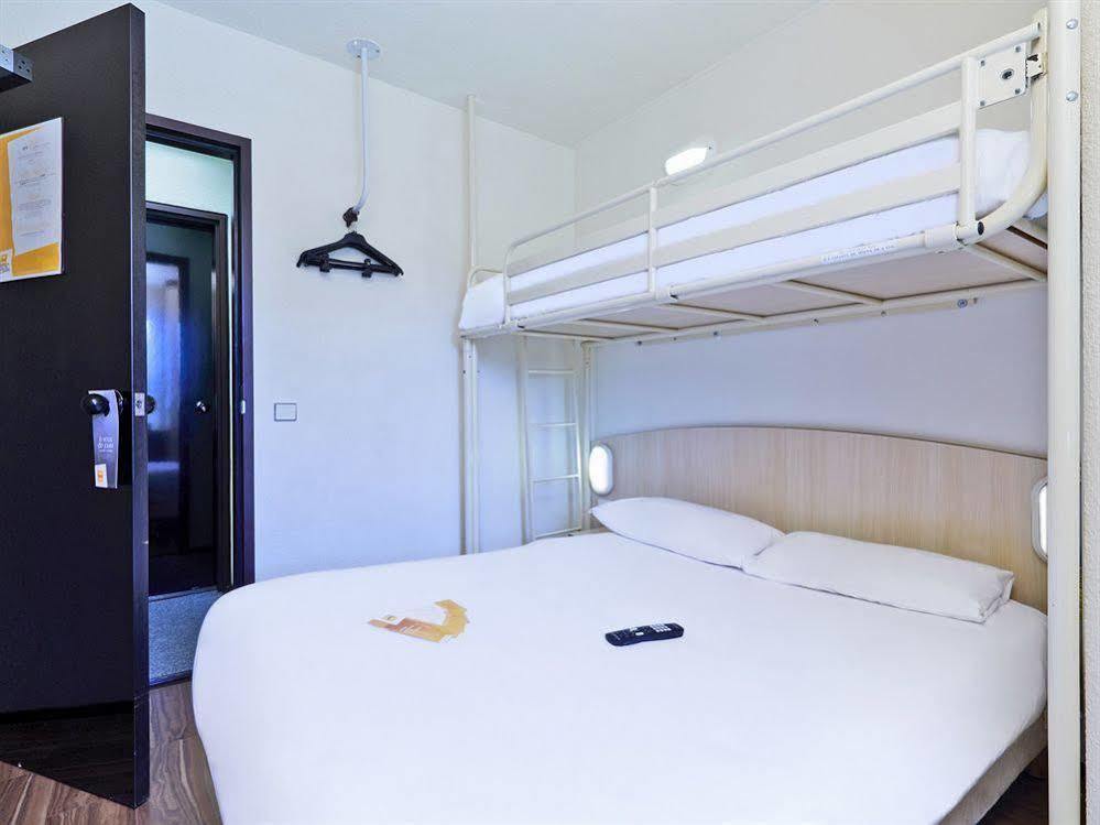 Hotel F1 Lyon Genay Massieux Exterior foto